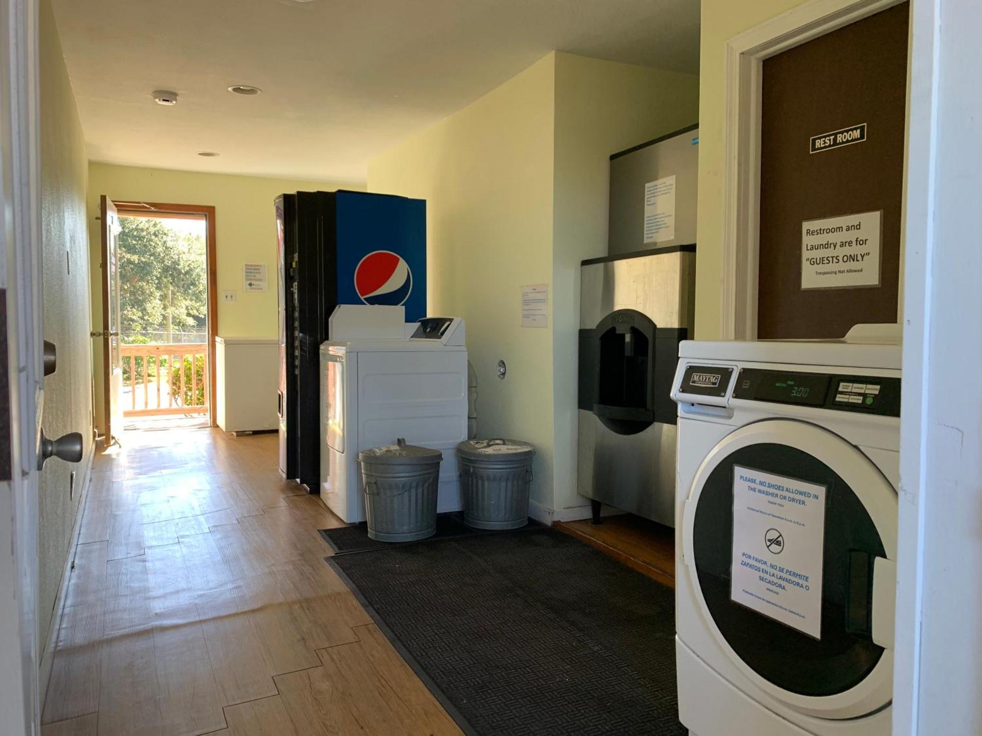 Cape Pines Motel バクストン エクステリア 写真