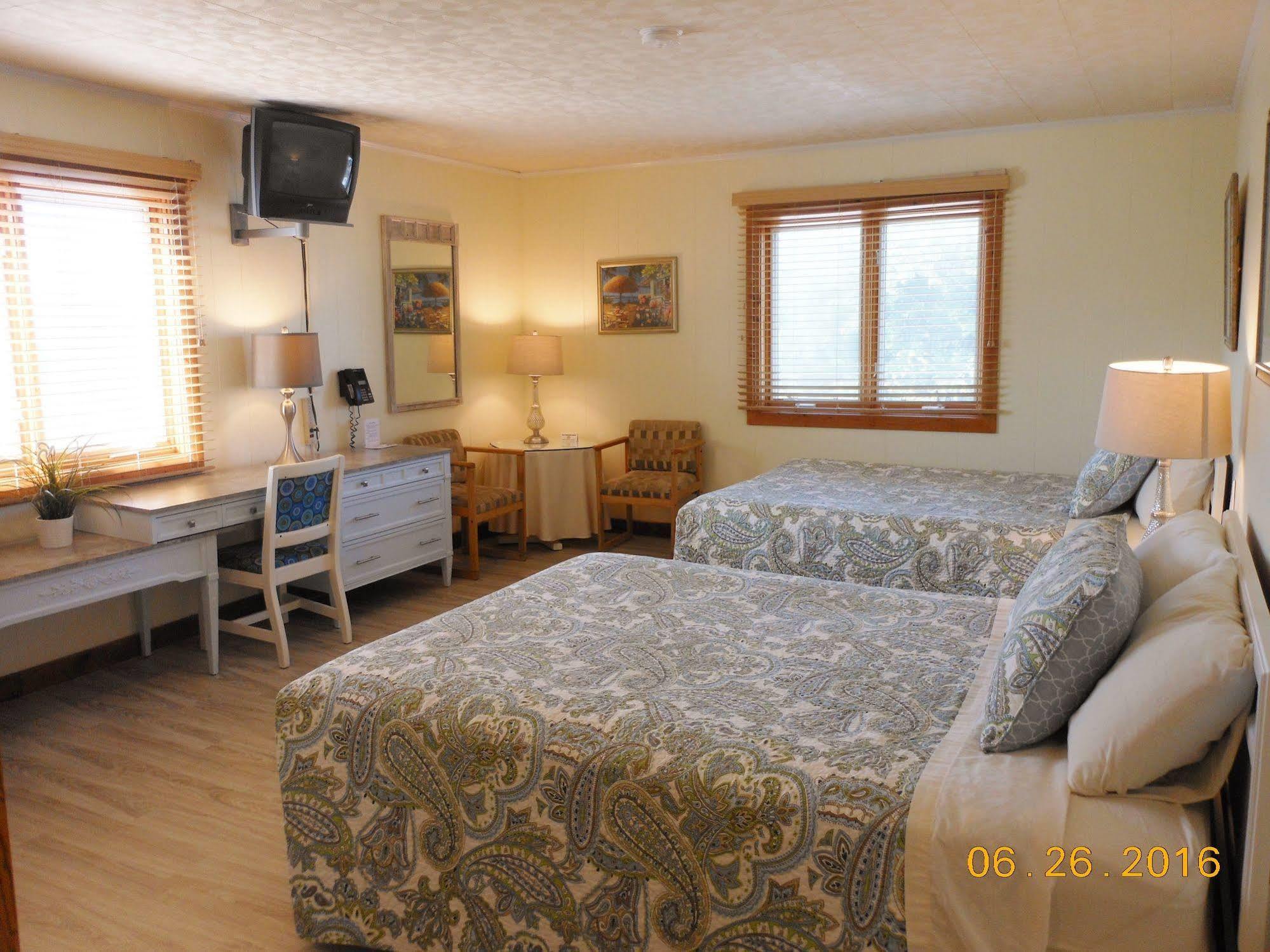 Cape Pines Motel バクストン エクステリア 写真